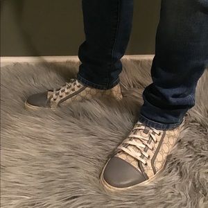 Gucci Mens Shoes Size 9/Gucci Mens T-shirt Size L